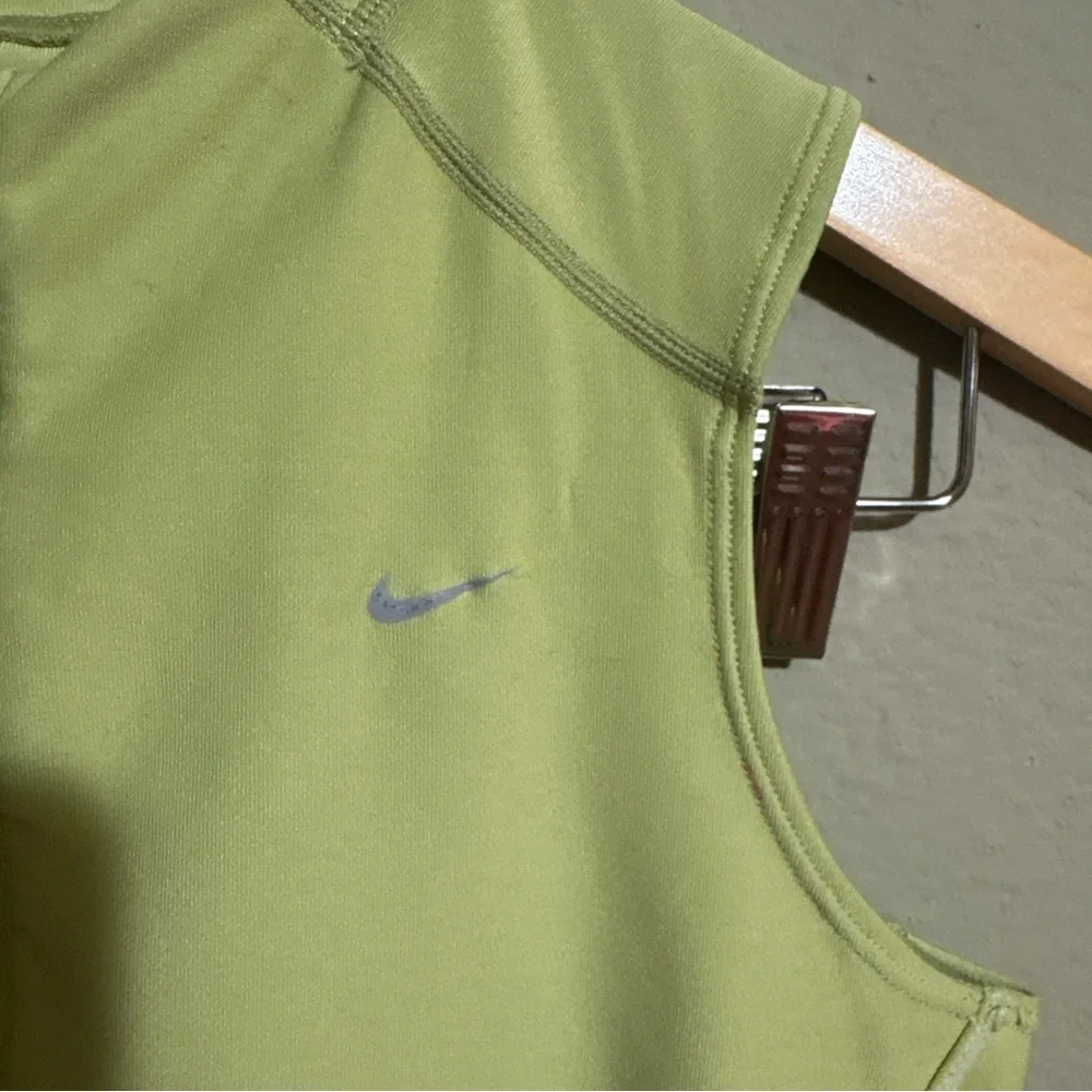 NIKE FitDry▪︎Woman's Performance Top Sz S (4-6) Fitted Slvless 1/4 Zip Front